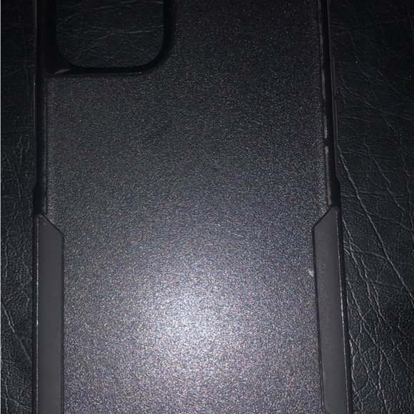 11 Pro max OtterBox case and clear Amazon case - Picture 8 of 10